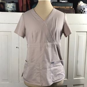 GREY’S ANATOMY tan beige scrub top sz small